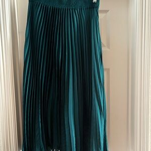 Banana Republic Green Pleated Midi Skirt for Cocktail